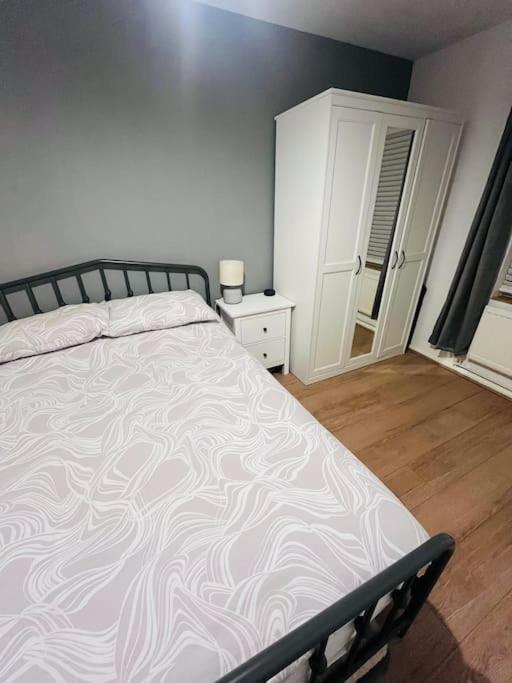 왓퍼드 Immaculate 2 Bed Flat With Free Parking! 아파트 외부 사진